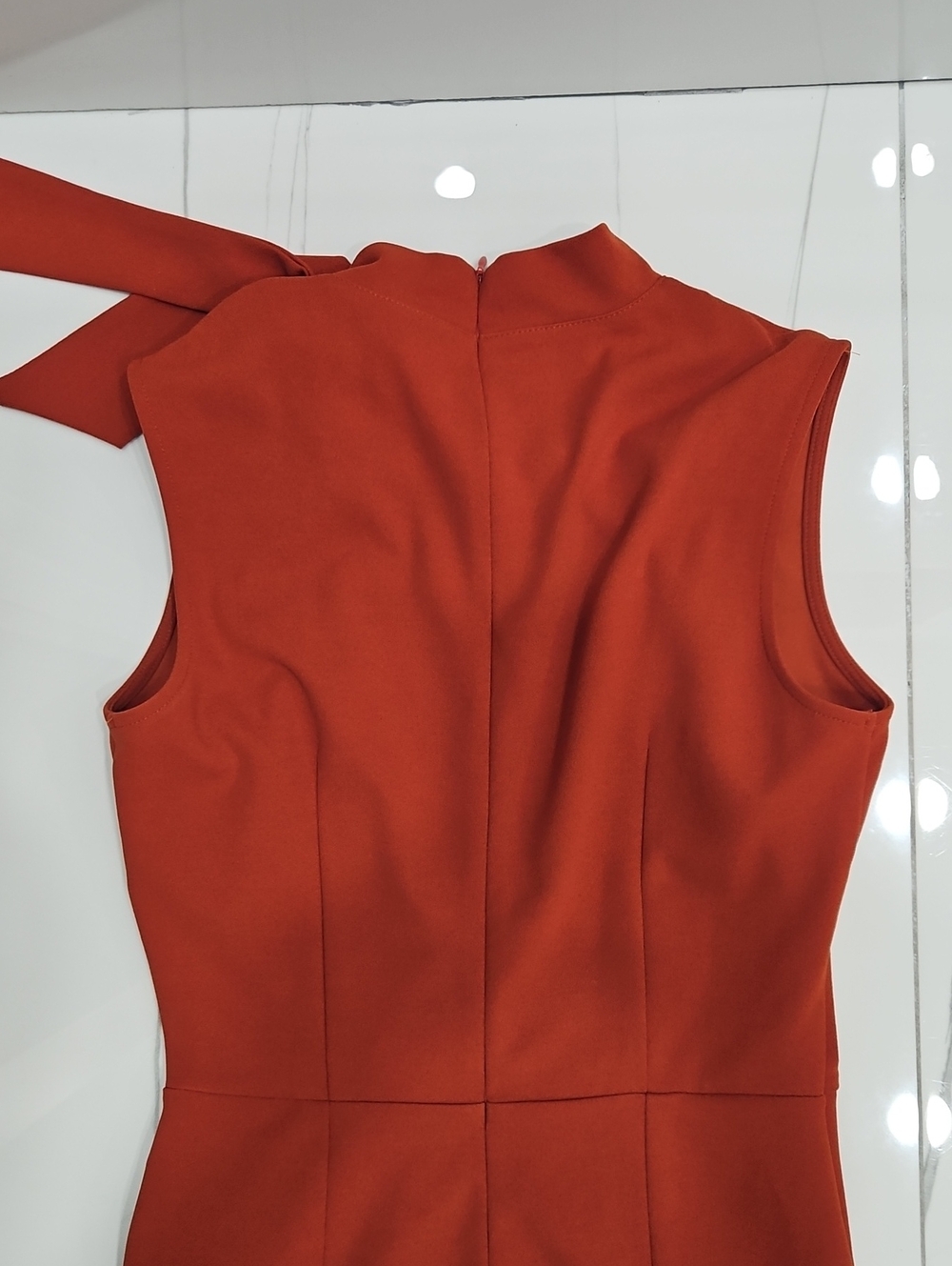 Miusol Sleeveless Tie-Neck Cocktail Pencil Dress in Rust Orange. - Picture 4 of 8